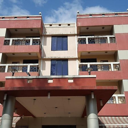 Le Royale Hotel Dadra Exterior photo